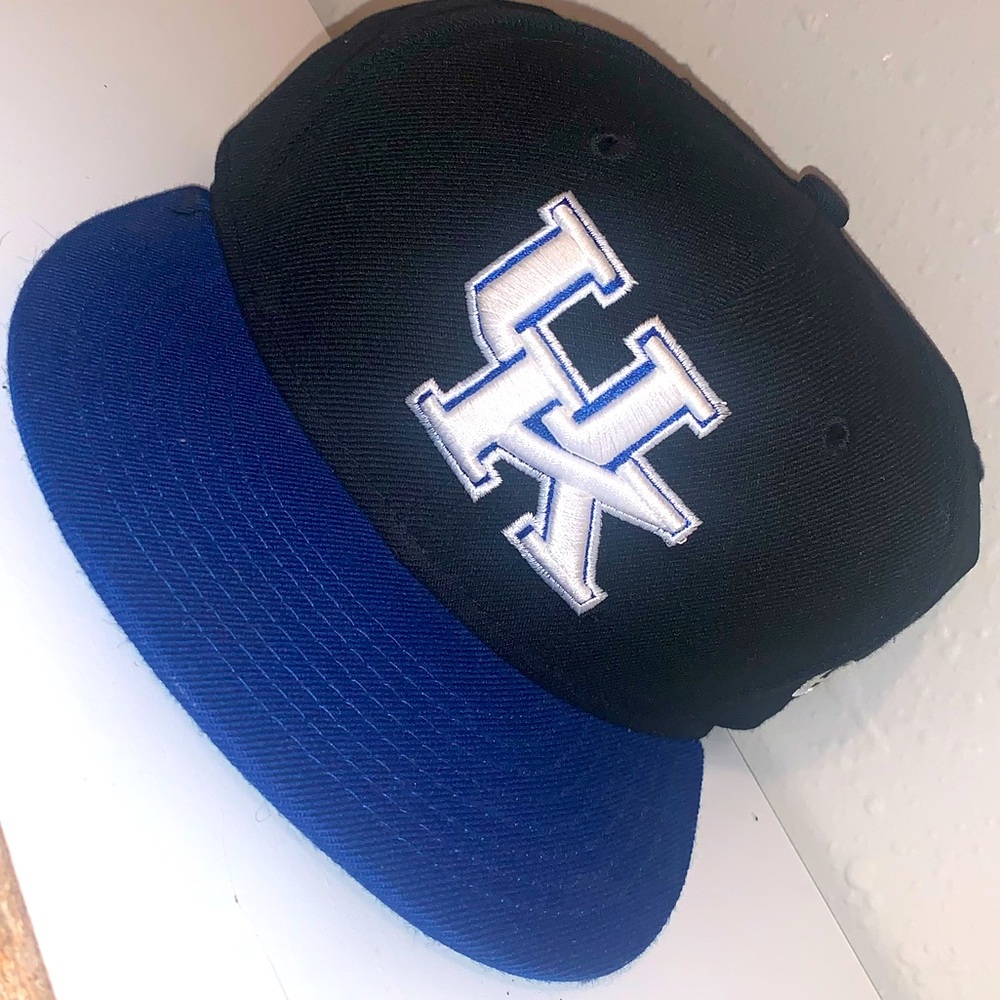 New Era Kentucky Wildcats cap ~ 7 1/4